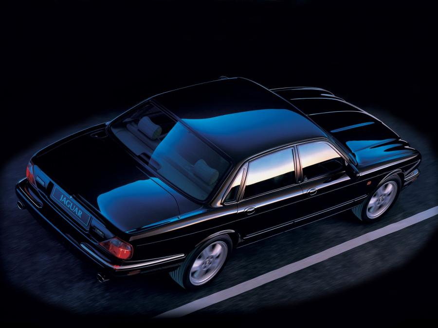  Jaguar XJR 1997 года  (фото 5 из 11)